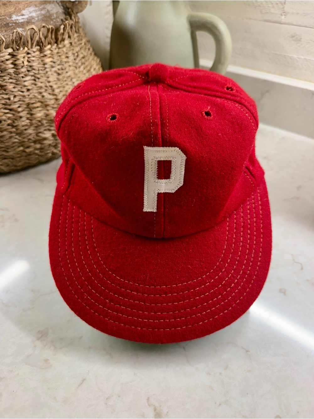 VINTAGE DERBY CAP COMPANY 6-PANEL WOOL BASEBALL HAT IN A STRIKING RED COLORWAY.